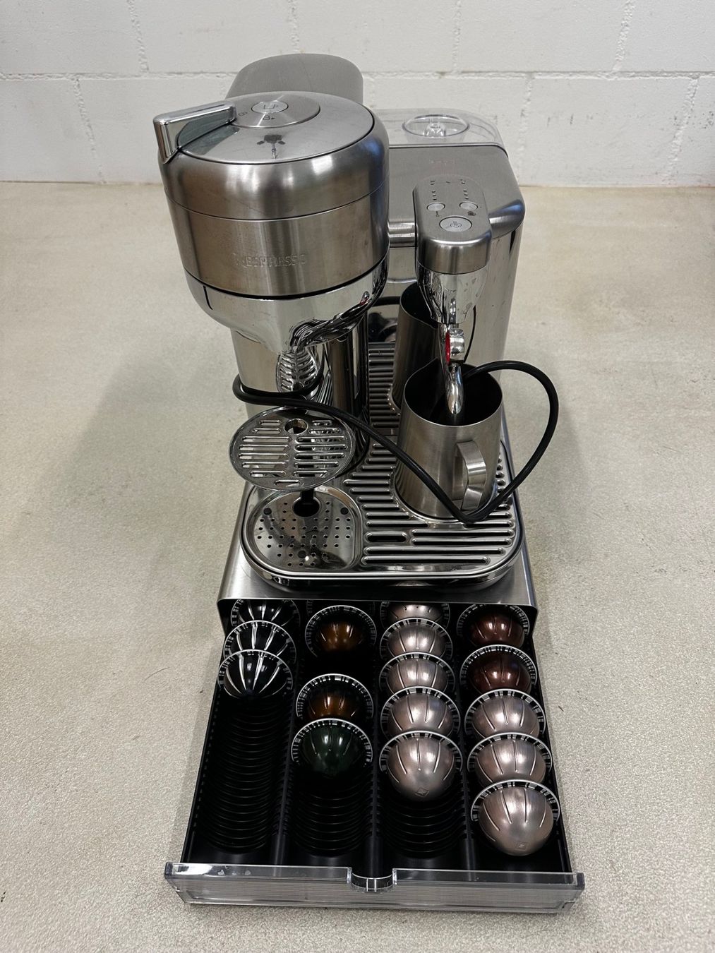 Nespresso Macchine per caffè & Macchine per espresso: Nespresso Vertuo – Usato da Hirschthal venduto da inf_xk9t