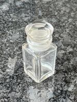 Einzigartige weisse Flasche mit geschliffenem Glas - Vintage