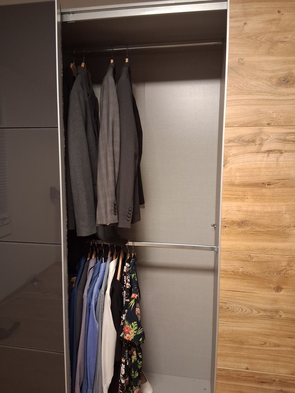 Conforama Armadi: Kleiderschrank mit Schwebetüren – Nuovo (secondo la descrizione) da Recherswil venduto da sha_2gfl 3