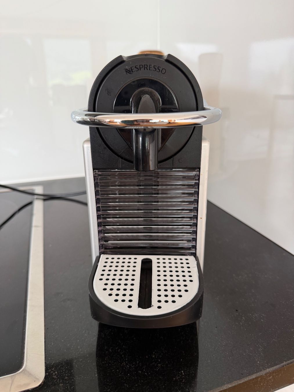 De'Longhi Macchine per caffè & Macchine per espresso: Kaffeemaschine Nespresso oder ähnliche Kapseln – Usato da Chur venduto da Caroline__ 1