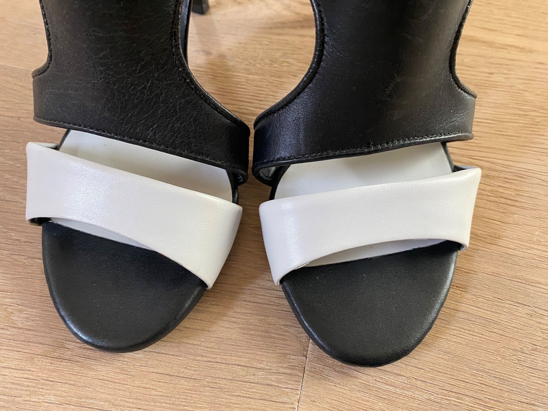 Sandro Damenschuhe: Neuwertige Pumps Marke Sandro Grösse 36 – Gebraucht aus Winkel von Flyhy2020 2