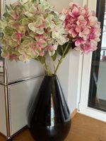 Edle grosse Vase mit Kunstblumen