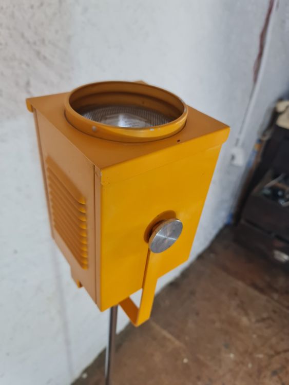 Lampes: Stehlampe gelb verstellbar Spot Design Leuchte Wohnzimmer – D'occasion à Obfelden par Vintagebude 4