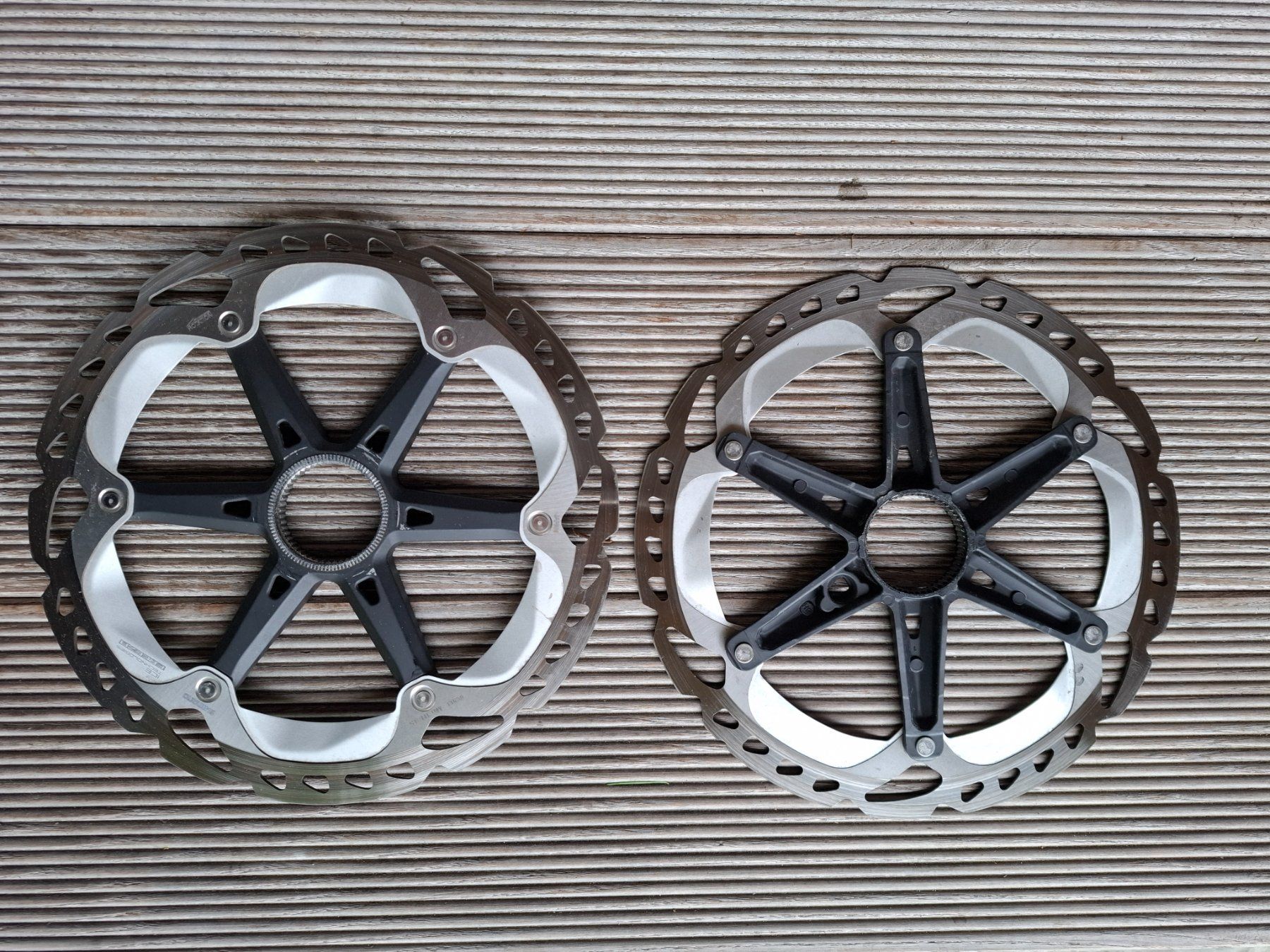 Shimano Pezzi di ricambio: Bremsscheibe Shimano RT-MT800 203mm – Usato da Schöftland venduto da Eichboy