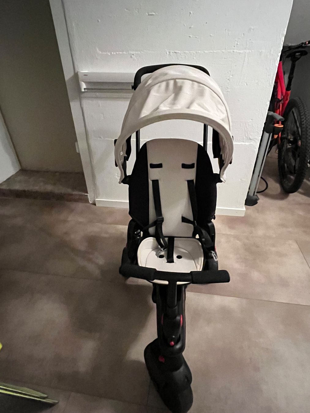 Carrozzine: Dreirad & Kinderwagen in einem. SmarTrike smarTfold STR7 – Usato da Solothurn venduto da sim_x9z6 1
