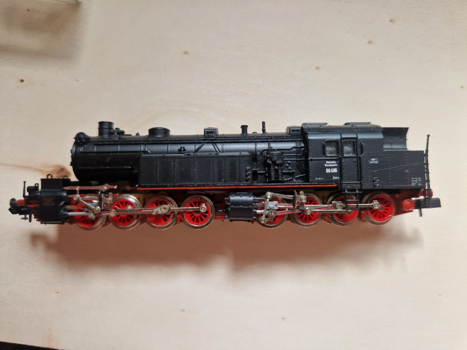 Arnold Modellini di ferrovie: locomotive à vapeur – Usato da Neuchâtel venduto da allen07 2