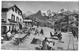 Hotel Niesen-Kulm Terrasse mit Personen