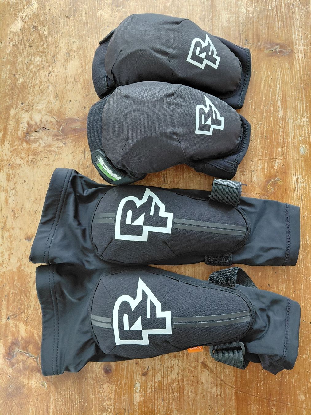 Race Face Schutz & Schoner: Ellbogen und Knieschoner MTB – Gebraucht aus Windisch von stiiine