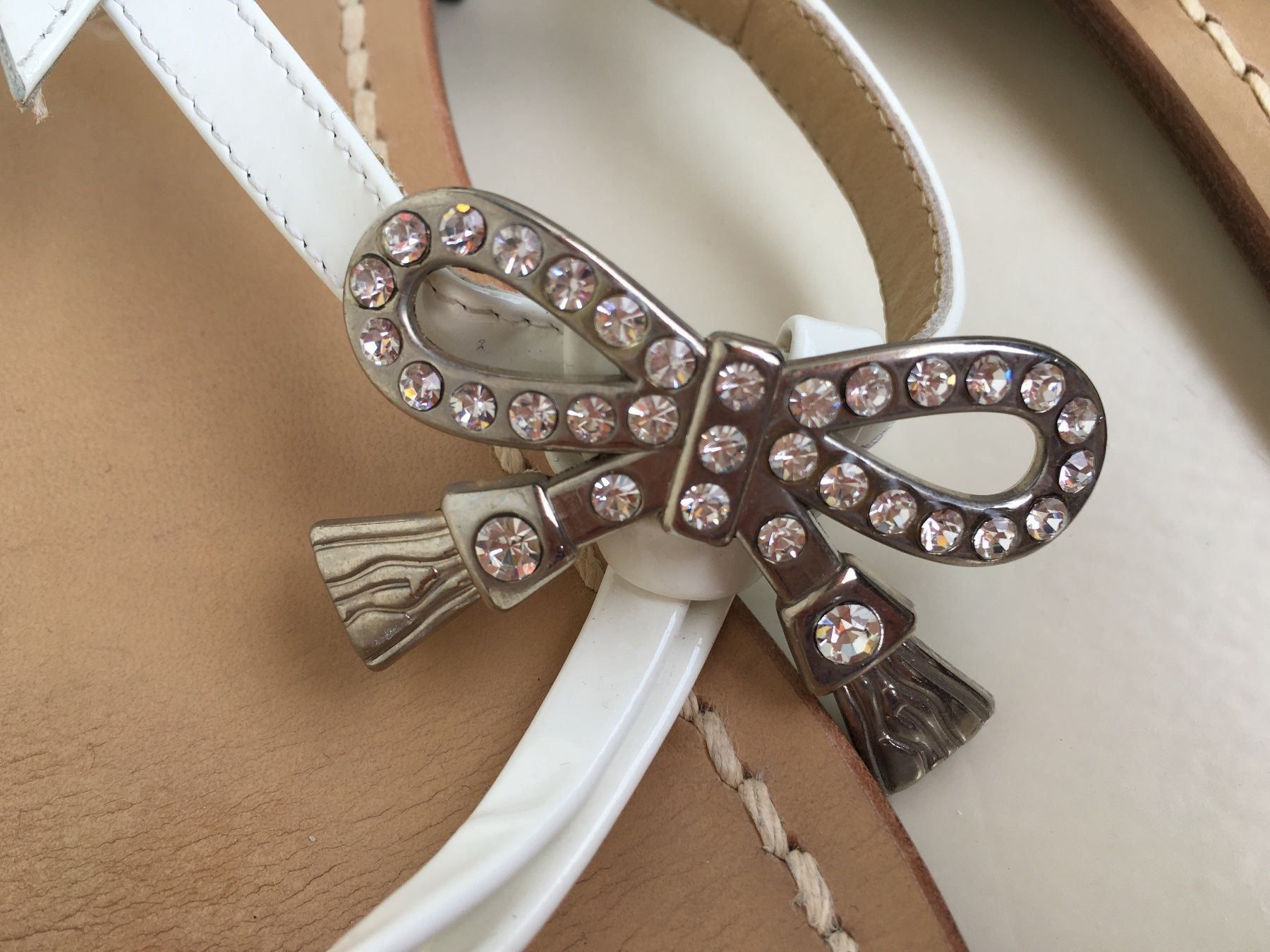 Scarpe da donna: Originale wunderschöne Capri Sandalen weiss – Usato da Bern venduto da Smile-2707 1
