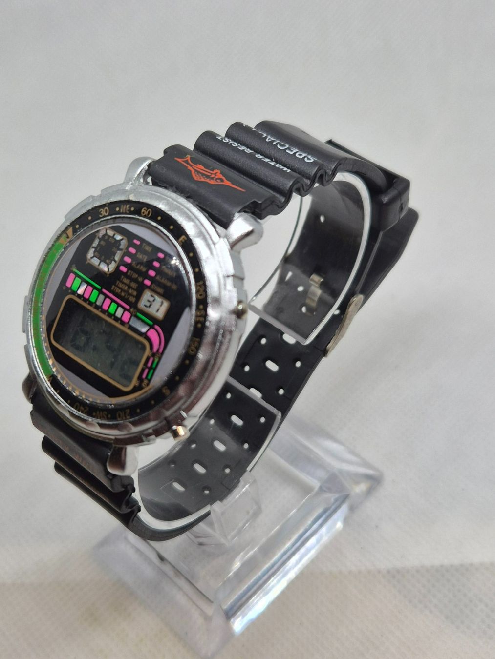 Montres: Gebrauchte digitale Multifunktions-Sportuhr – D'occasion à Losone par bal_gfp6 2