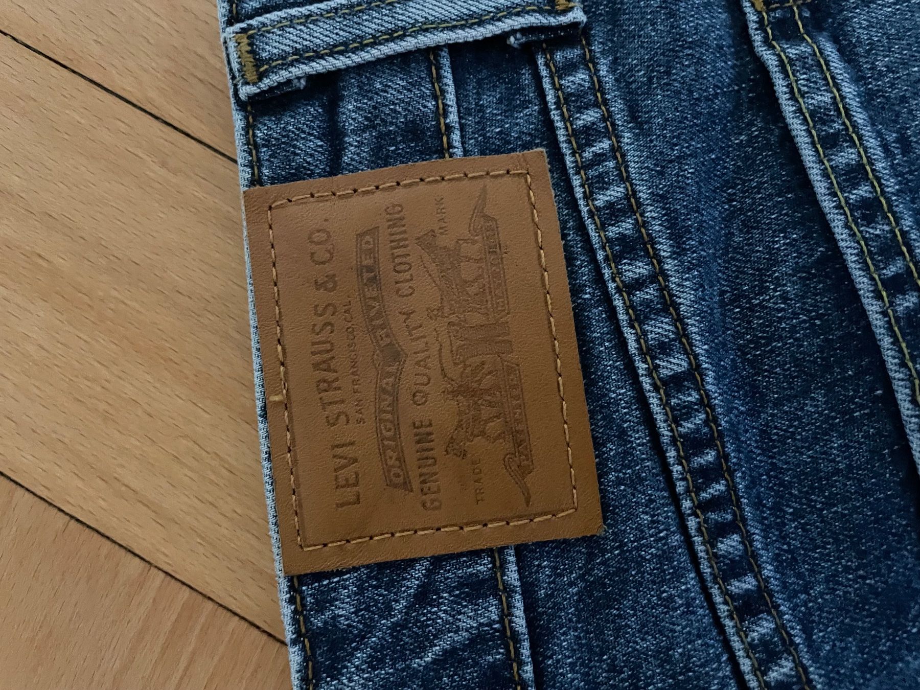 Levi's Jeans: Neue Jeans Levi Strauss & Co blau Kickboot – D'occasion à Zuerich par fan_d9fn 2