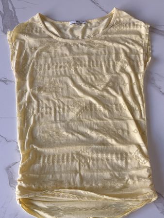 Hellgelbes T-Shirt von Yessica, Grösse M, Top Zustand