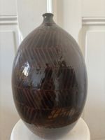 Vase design unique fait main en céramique et signé