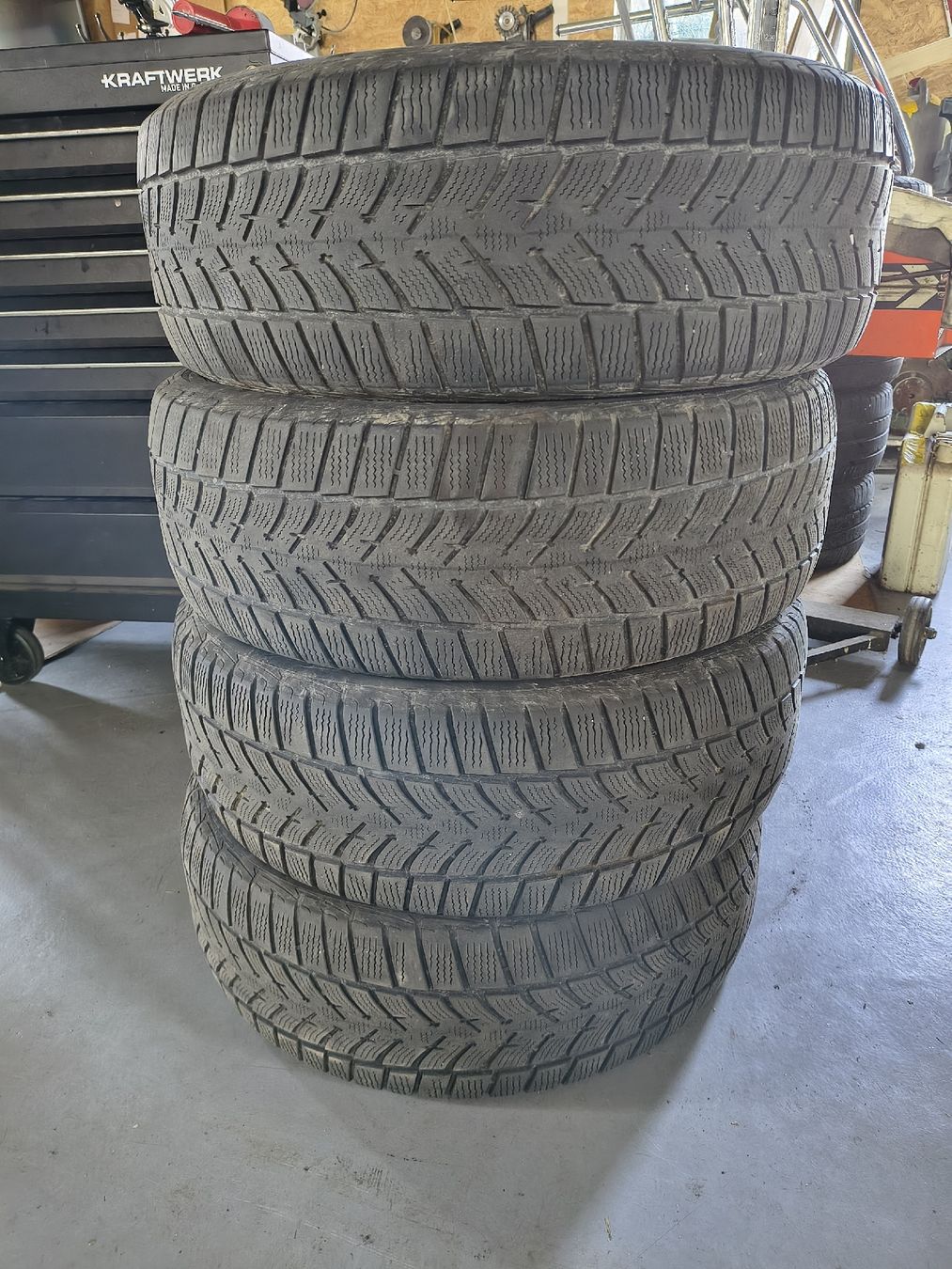 Pneumatici & Ruote complete: Goodyear 215/60R17 96H – Usato da Volketswil venduto da wrrhx