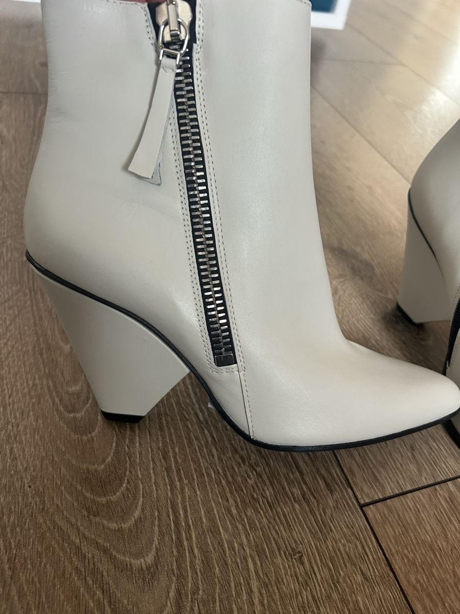 Chaussures femmes: Bottines blanches à talons originaux, pointure 38. – Neuf (Voir description) à Oulens-Echallens par Puppa73 6