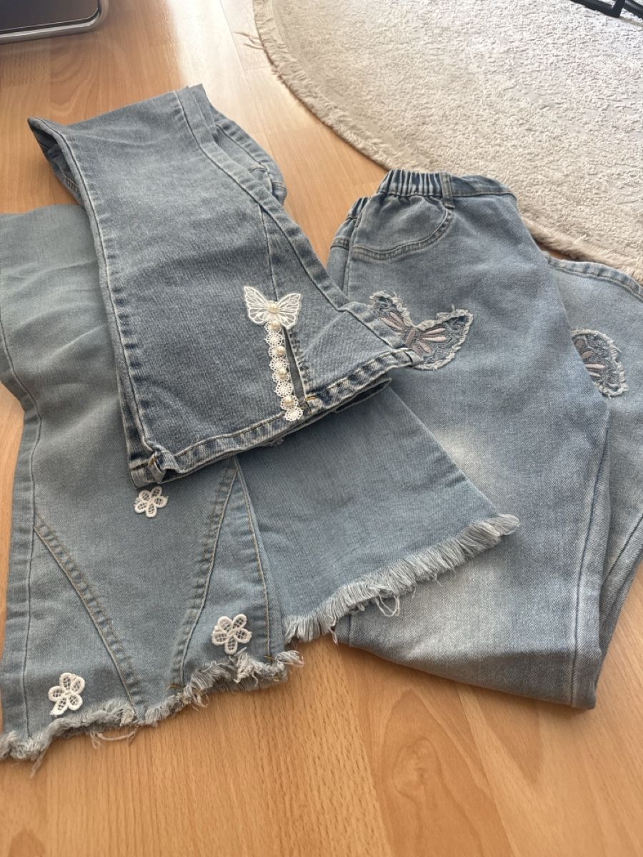 Pantaloni: Jeans Mädchen Grösse 150 hellblau mit Applikation – Usato da Oberengstringen venduto da genita2279 2
