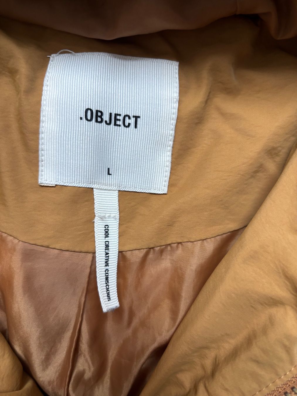 Vestes: Doudoune .Object Taille L – D'occasion à La Chaux-de-Fonds par Elora237 1