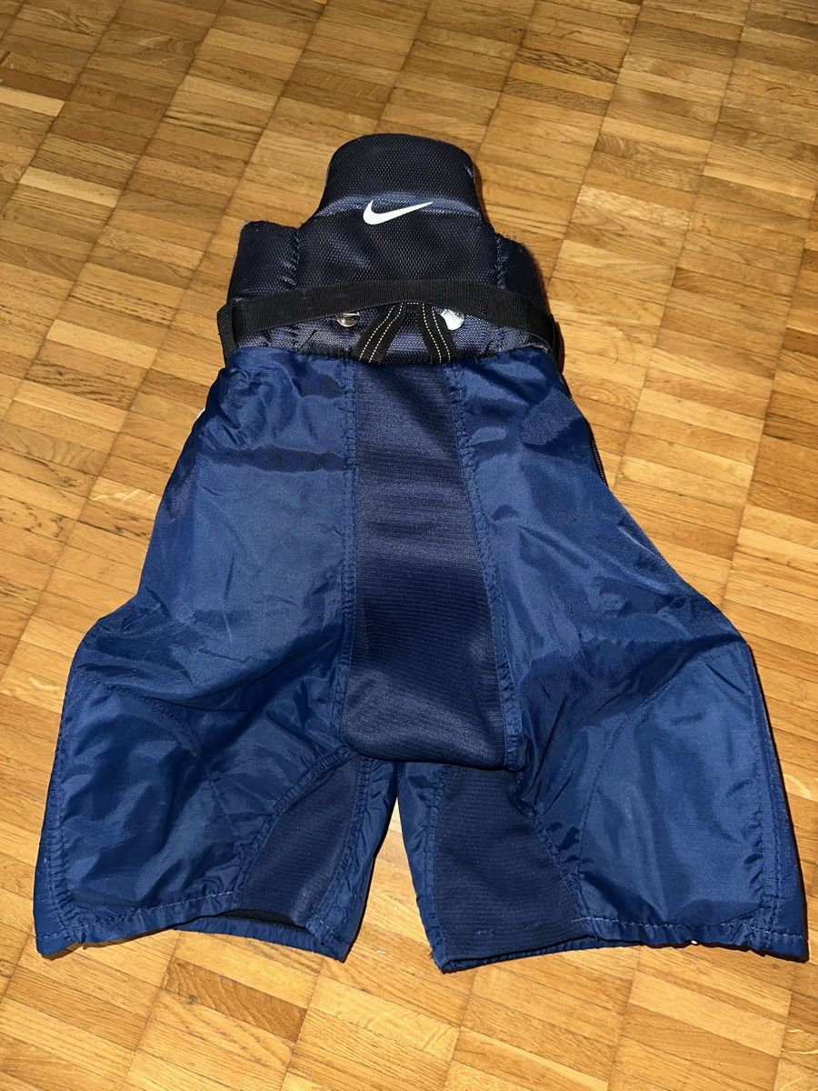 Nike Pantaloni: Hose Hockey – Usato da Langnau am Albis venduto da mar_g65p 2