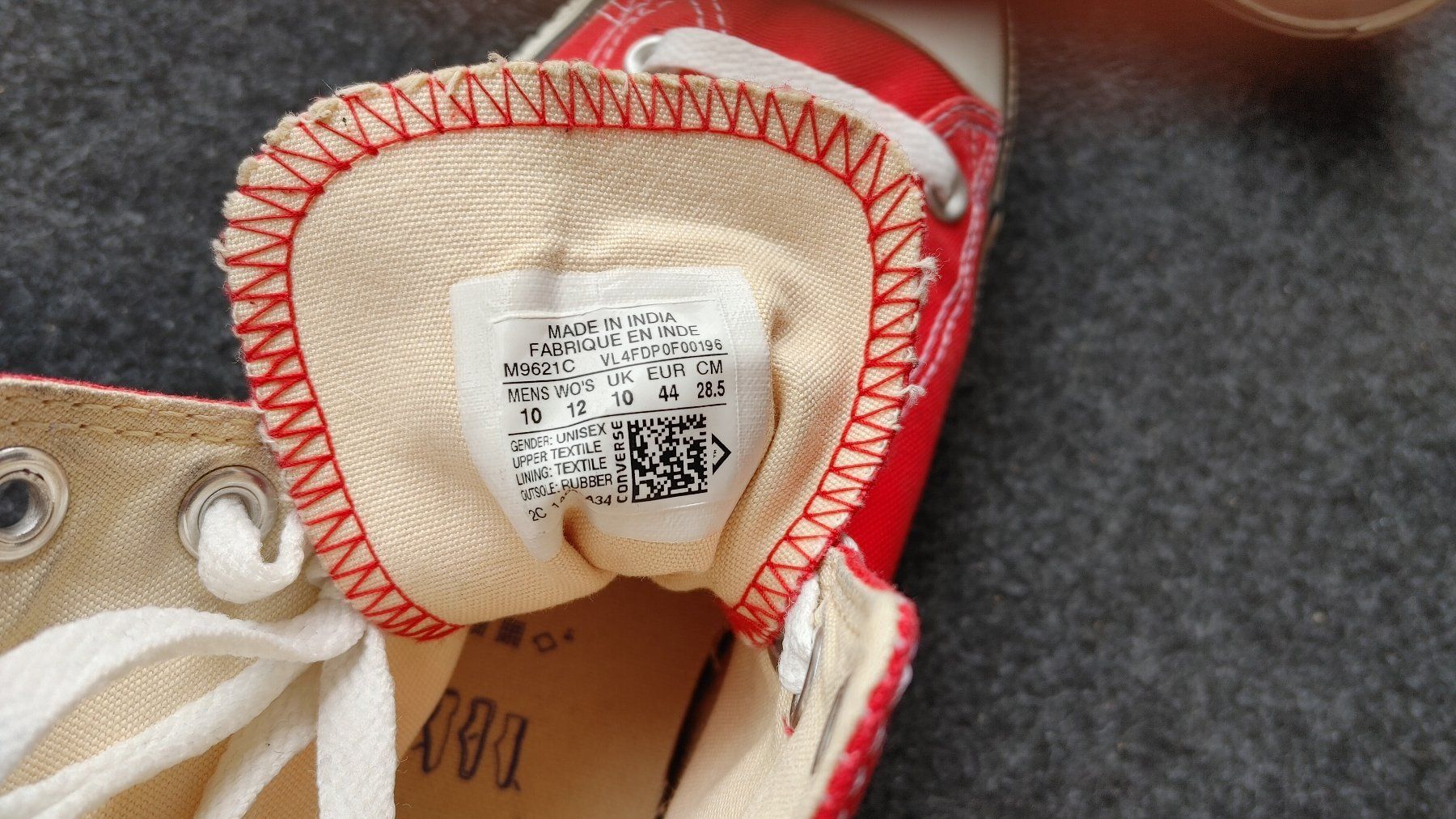 Converse Scarpe da uomo: Converse Chucks Rot 44 – Usato da Hittnau venduto da Kulturhaus 3