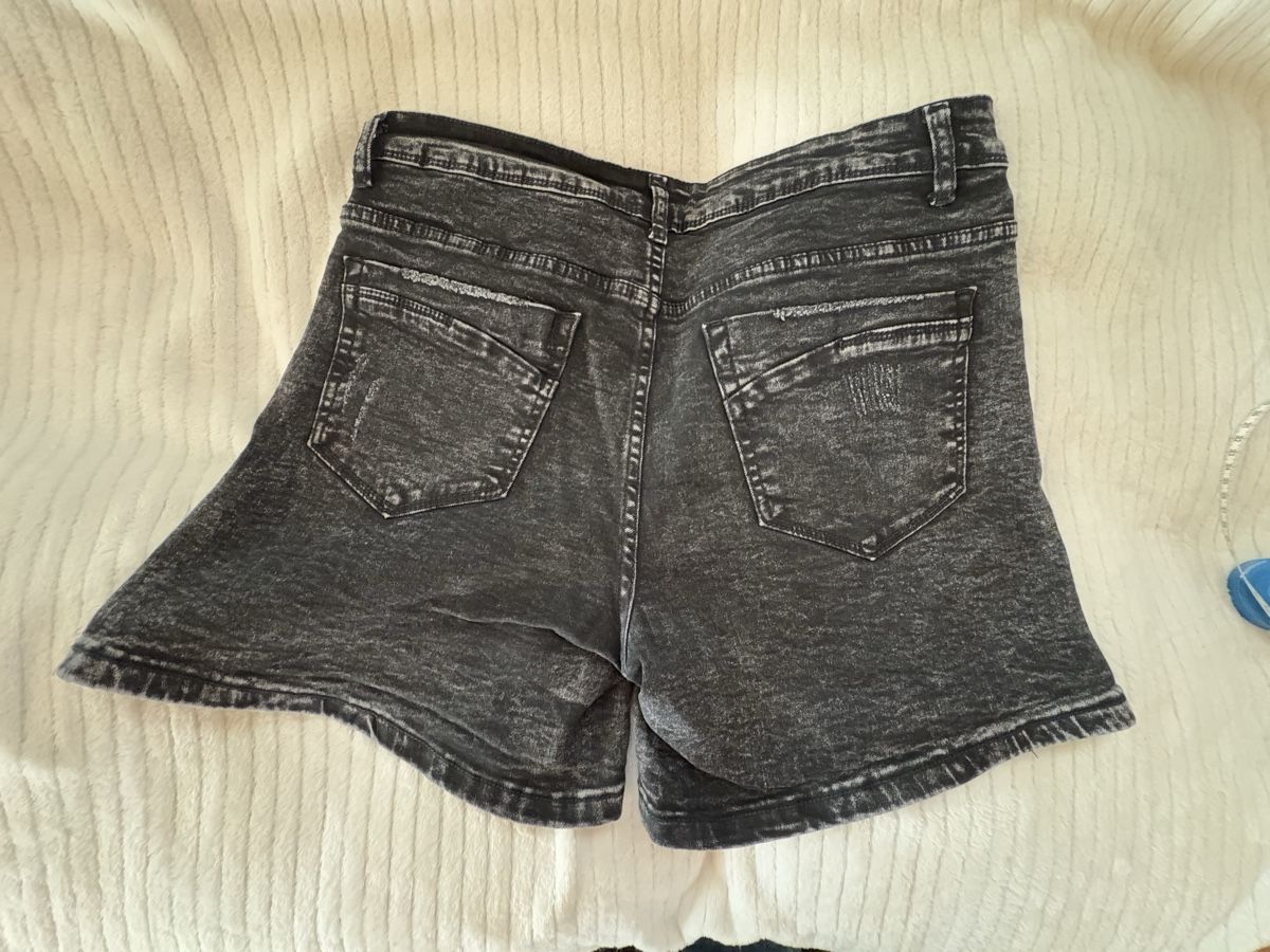 Pantaloni: Damen Shorts Gr. L – Nuovo (secondo la descrizione) da Rümlang venduto da euqinom16 1