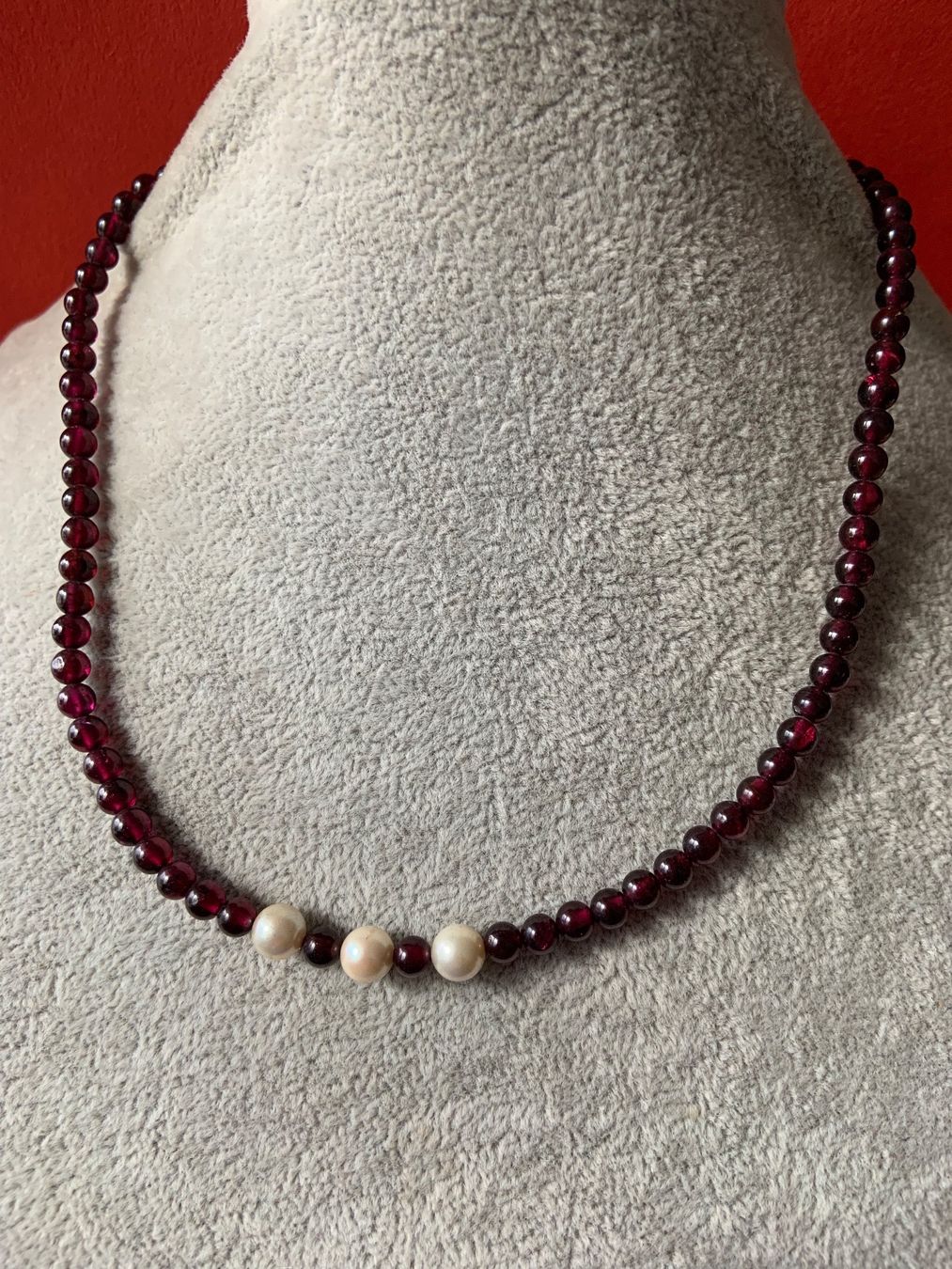 Catenine: Steinketteli rot mit 3 Perlen (40cm) – Usato da Laufen venduto da Bellebellezza 3