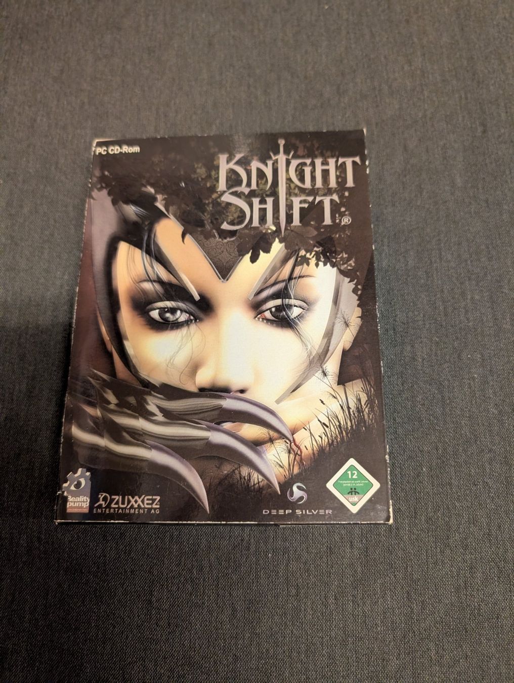 Jeux: Knight Shift PC CD-ROM – D'occasion à Giubiasco par Tici__nerd_Giubiasco