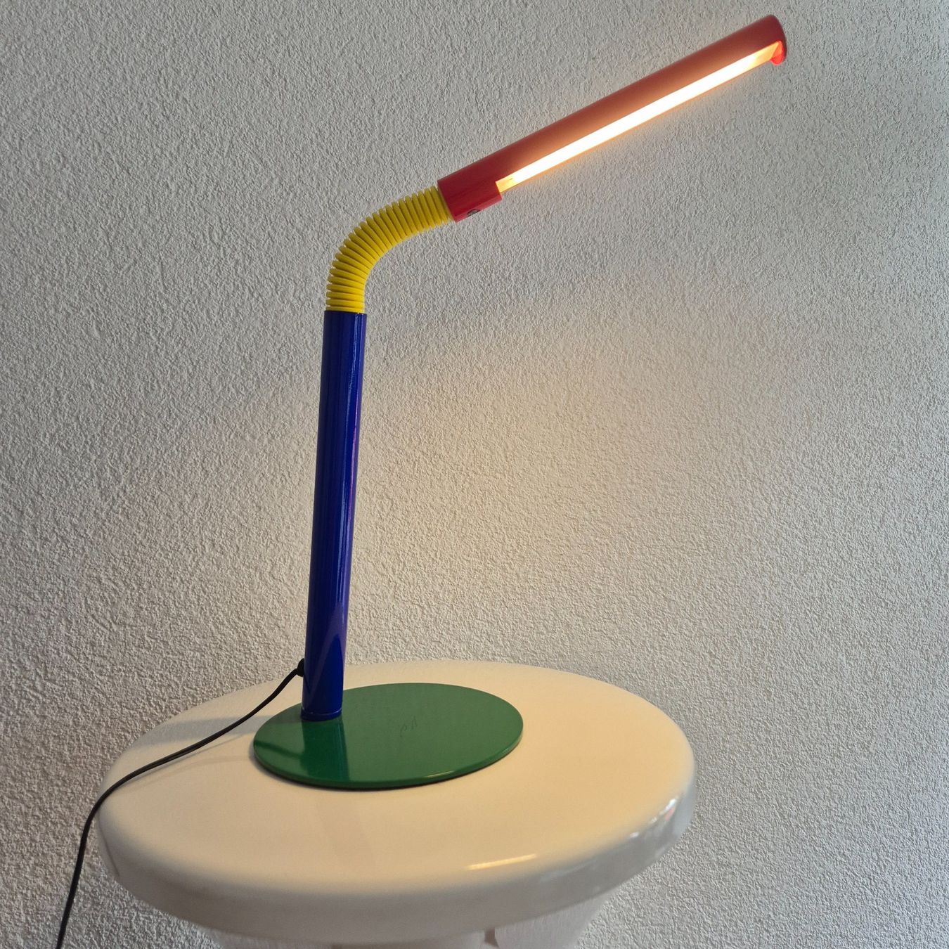 Lampade: Memphis 80 iger Tischlampe – Usato da Solothurn venduto da andrea2011 2