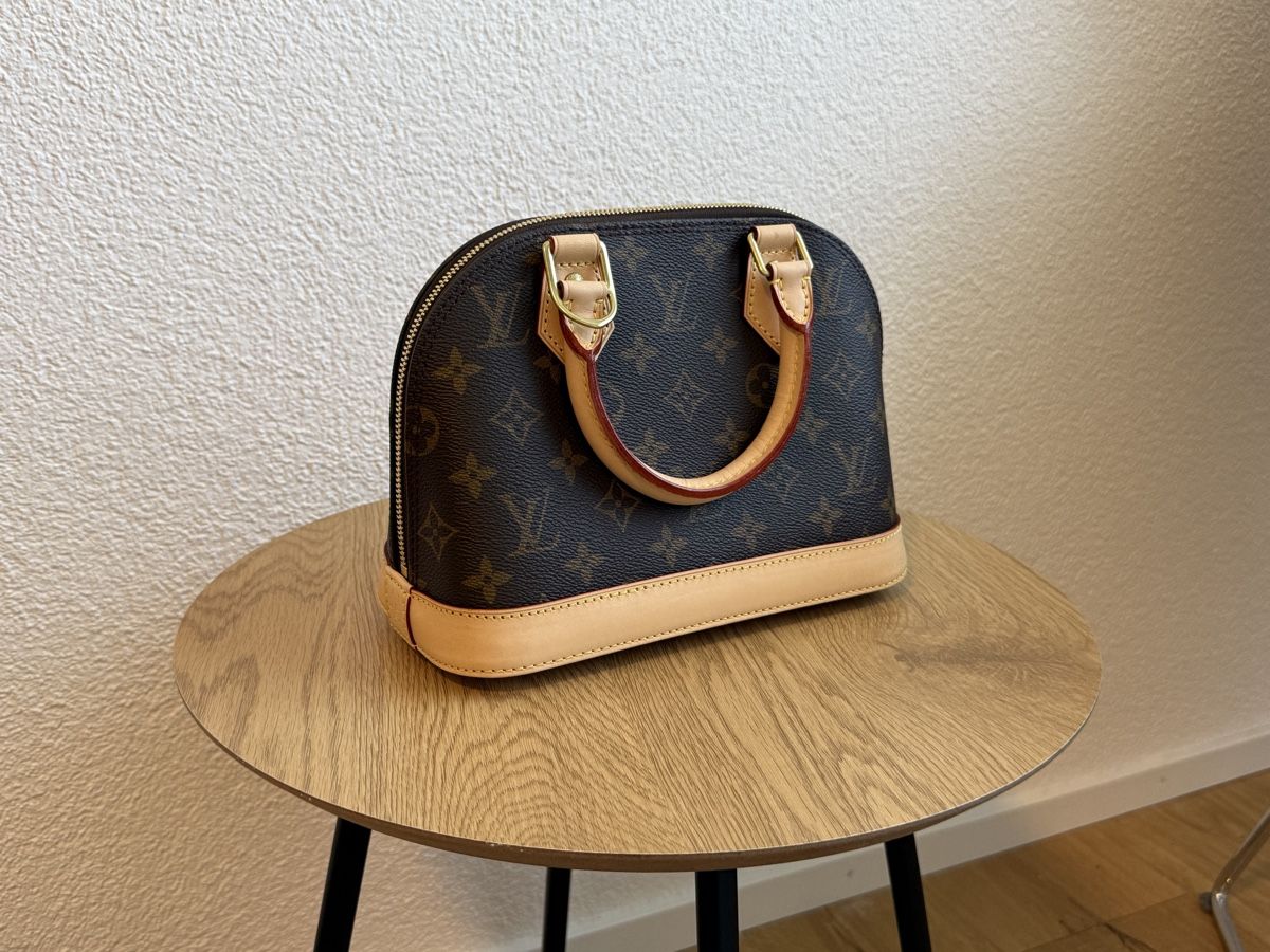 Louis Vuitton Borse da donna: Louis Vuitton Alma BB Monogram Handtasche – Usato da Frauenfeld venduto da Ariuki 2