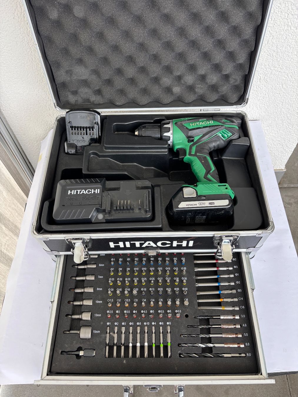 Hitachi Alle Werkzeuge: Hitachi Akku-Schrauber Set mit Koffer – Gebraucht aus Immensee von avs_hd9m