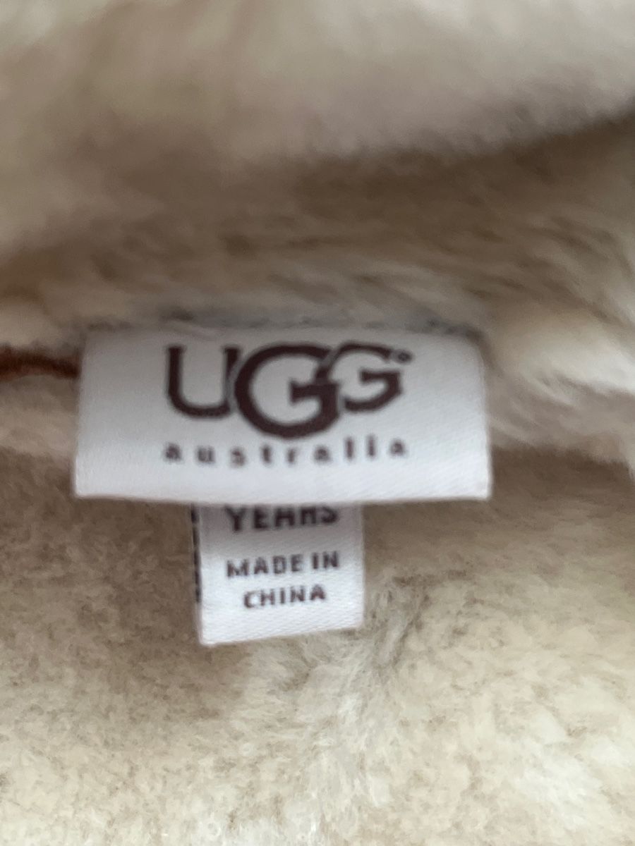 Ugg Copricapi, berretti & cappellini: UGG chestnut  winter mutze 4-5 Jahren – Usato da Adligenswil venduto da Phoenix2017 2