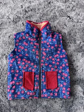 Kinder Weste Blumenmuster Grösse 116 leicht gefüttert