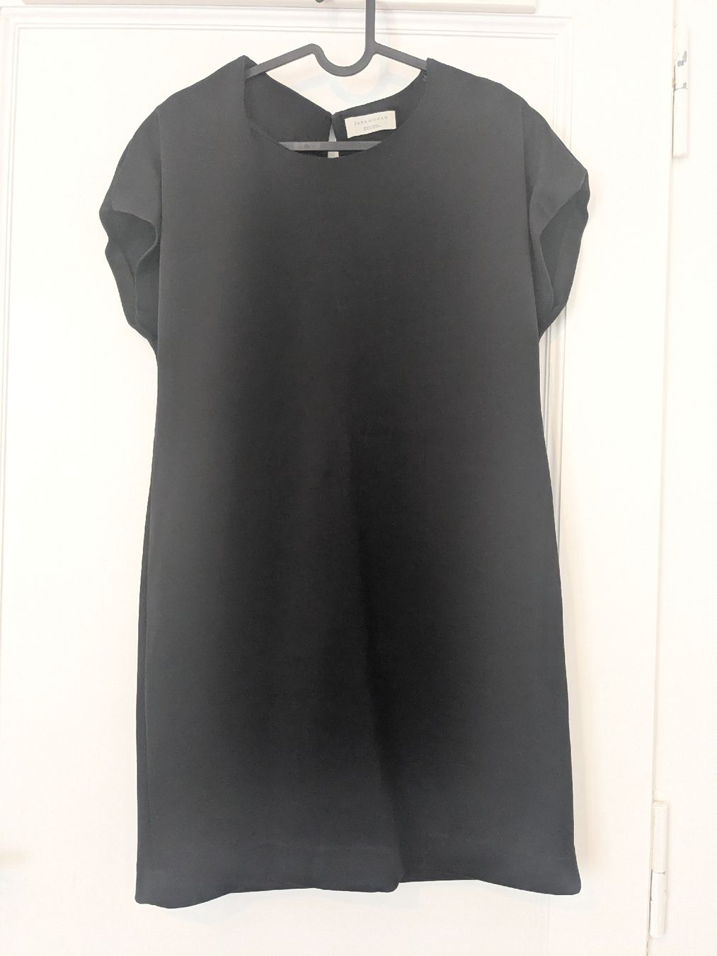 Zara Robes: zara black dress  – D'occasion à Genève par Valentyna_ann