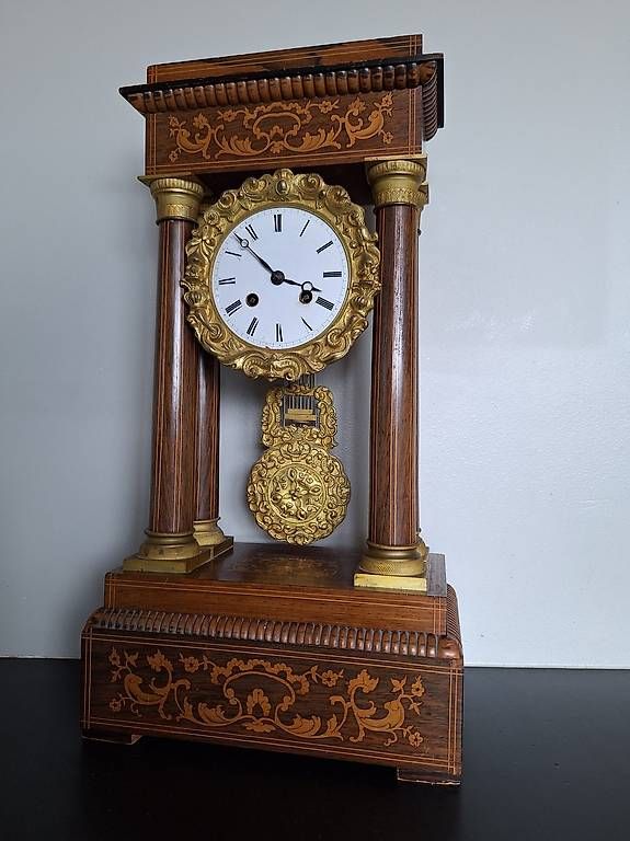 Stand- & Wanduhren: Pendule à colonnes style Empire – Gebraucht aus Bevaix von tor_5z8m