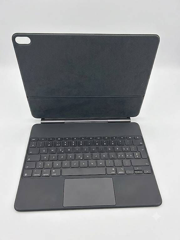 Apple Claviers: Apple iPad Magic Keyboard (13", schwarz)  ungebraucht – Neuf avec emballage d'origine à Neuenkirch par prosutar. 2