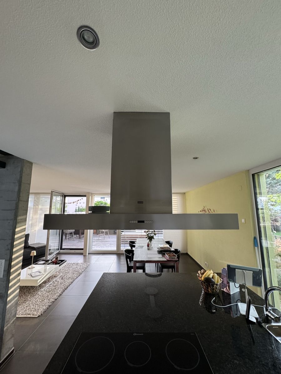 Cucine complete: Moderne Kücke mit Kochinsel – Usato da Bern venduto da tri_9nr9 8