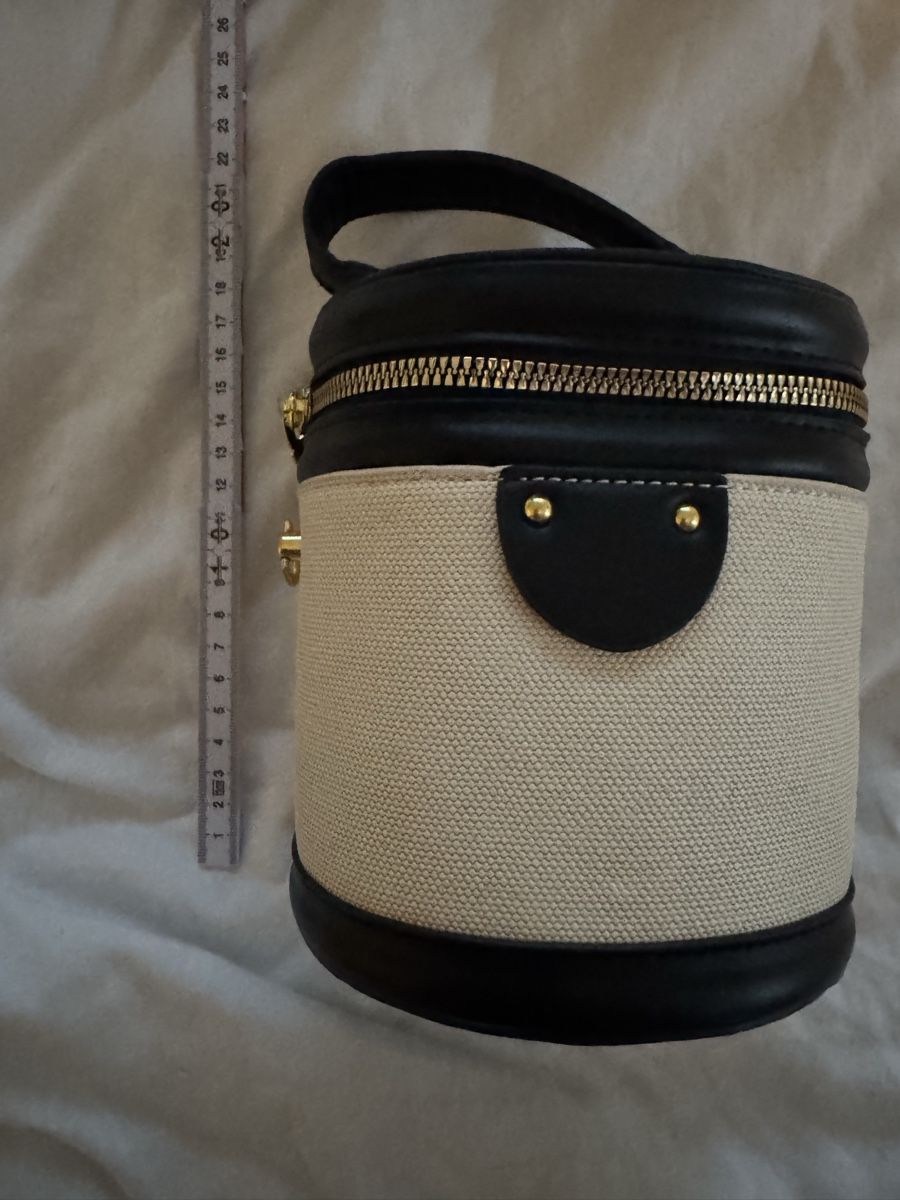 Borse da donna: Schwarze Rundtasche – Usato da Affoltern Am Albis venduto da Mara2604