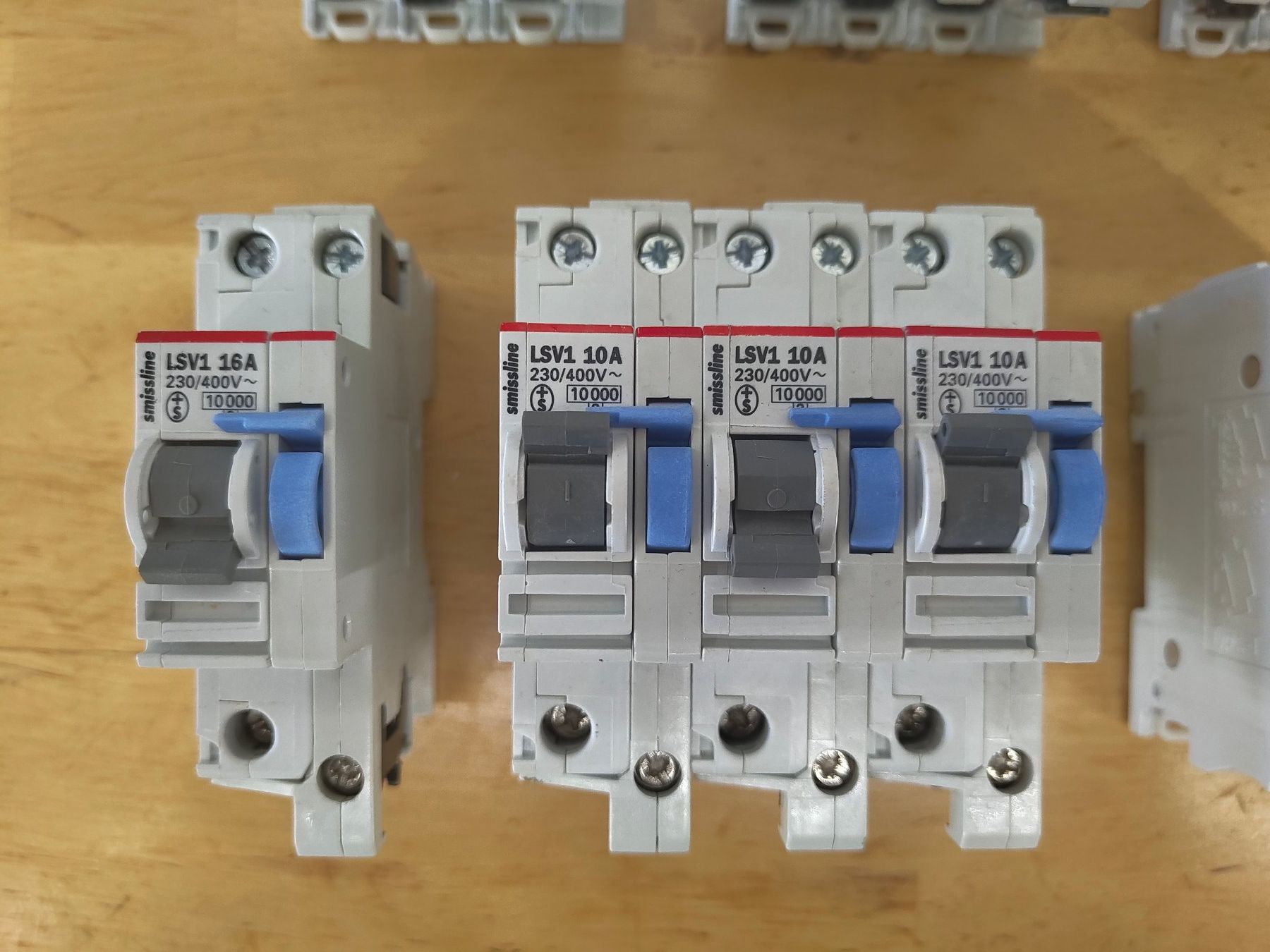 ABB Alimentazione elettrica: ABB Leitungsschutzschalter LSV1 – Usato da Emmenbrücke venduto da BlSi 4