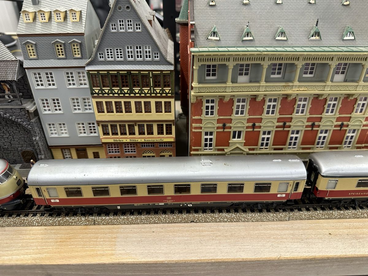 Märklin Modelleisenbahnen: Märklin 3053 DB BR 103 Reisezug – Gebraucht aus Lupsingen von New-Haven 2