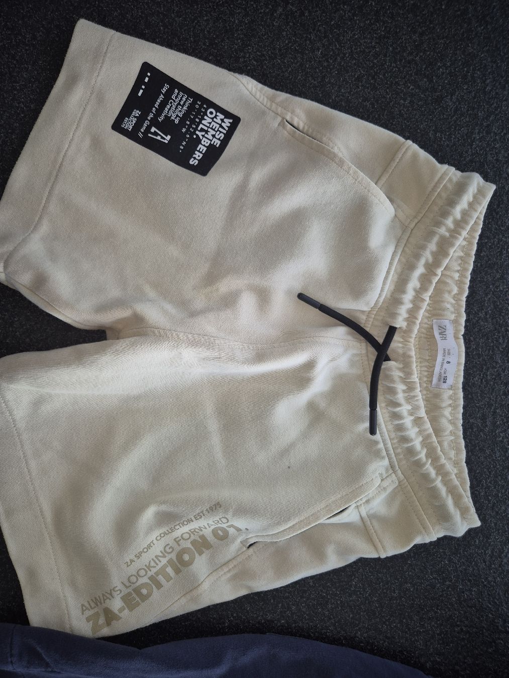 Pantaloni: 2x Gr. 128 Jungen Shorts – Usato da Altendorf venduto da caj_hry2 1