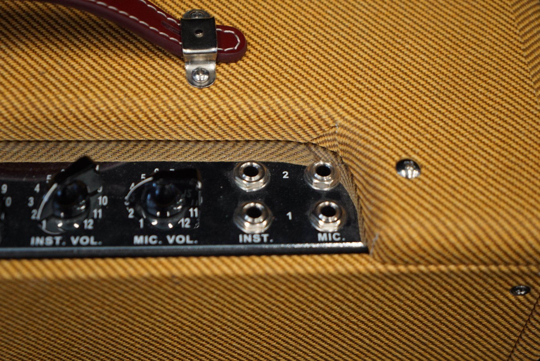 Fender Amplificatori: Fender 57 Custom Deluxe Handverdrahteter Röhrencombo – Usato da Ortschwaben venduto da Musictrade 6