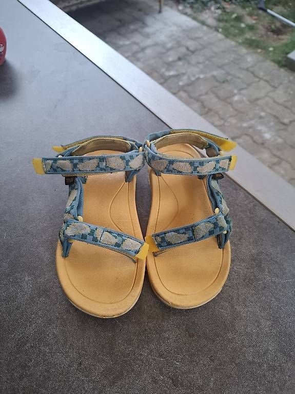 Teva Scarpe per ragazzi: Sandale Teva Hurricane XLT 2 Gr 27 – Usato da Orpund venduto da tosa_stu