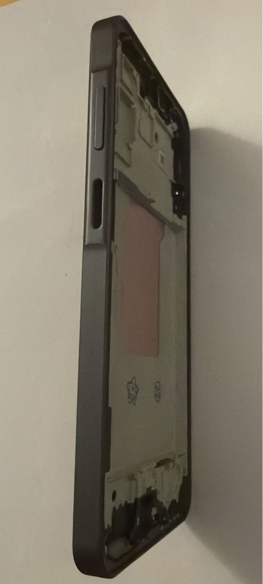Samsung Handys / Smartphones: Display Samsung A26 5g with frame – Neu und originalverpackt aus Leukerbad von mig_8bbp 1