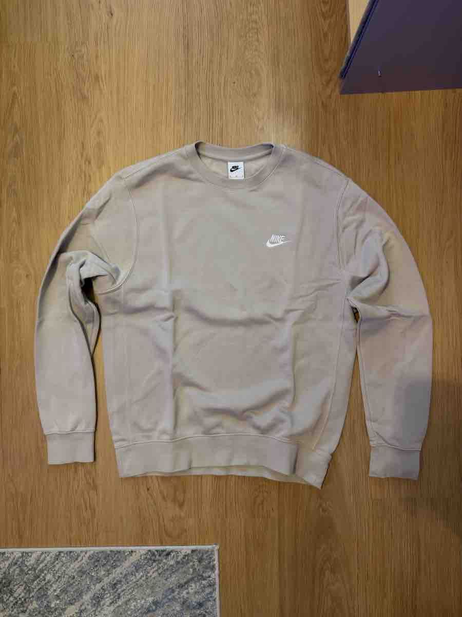 Nike Maglioni & Felpe: Nike Sweatshirt – Nuovo (secondo la descrizione) da Adliswil venduto da Ramin_oth