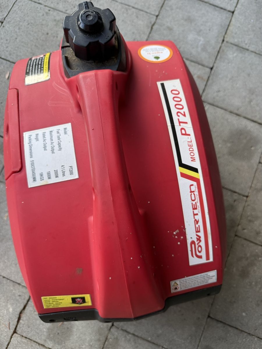 Générateurs de courant: Stromerzeuger Powertech PT2000 2000W guter Zustand – D'occasion à Heiligenschwendi par HighSpeedCutting 4