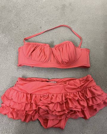 Juicy Couture Bikini mit Rüschen, neu