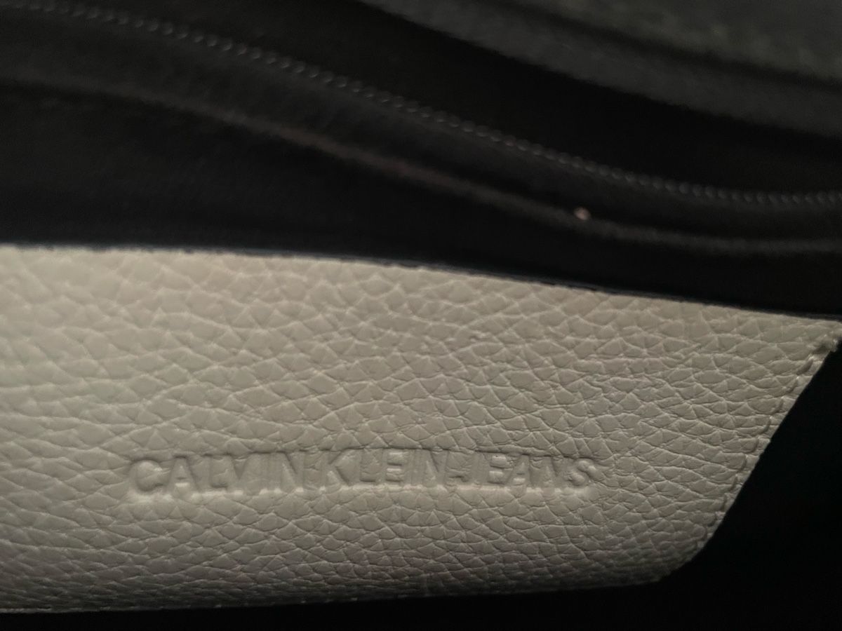 Taschen für Damen: Calvin Klein Jeans Umhängetasche – Gebraucht aus Zürich von eri_n7p5 3
