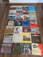 28 disques vinyles 33T – Fanfares, Marches Militaires