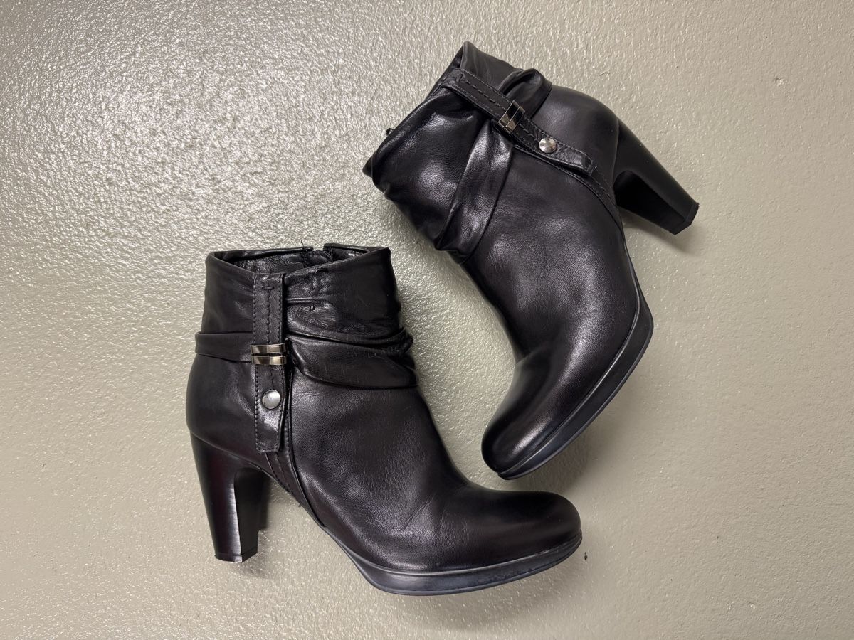 Scarpe da donna: Lederstiefel schwarz, Grösse 39, Damenschuh – Usato da Zürich venduto da Granitus250 1