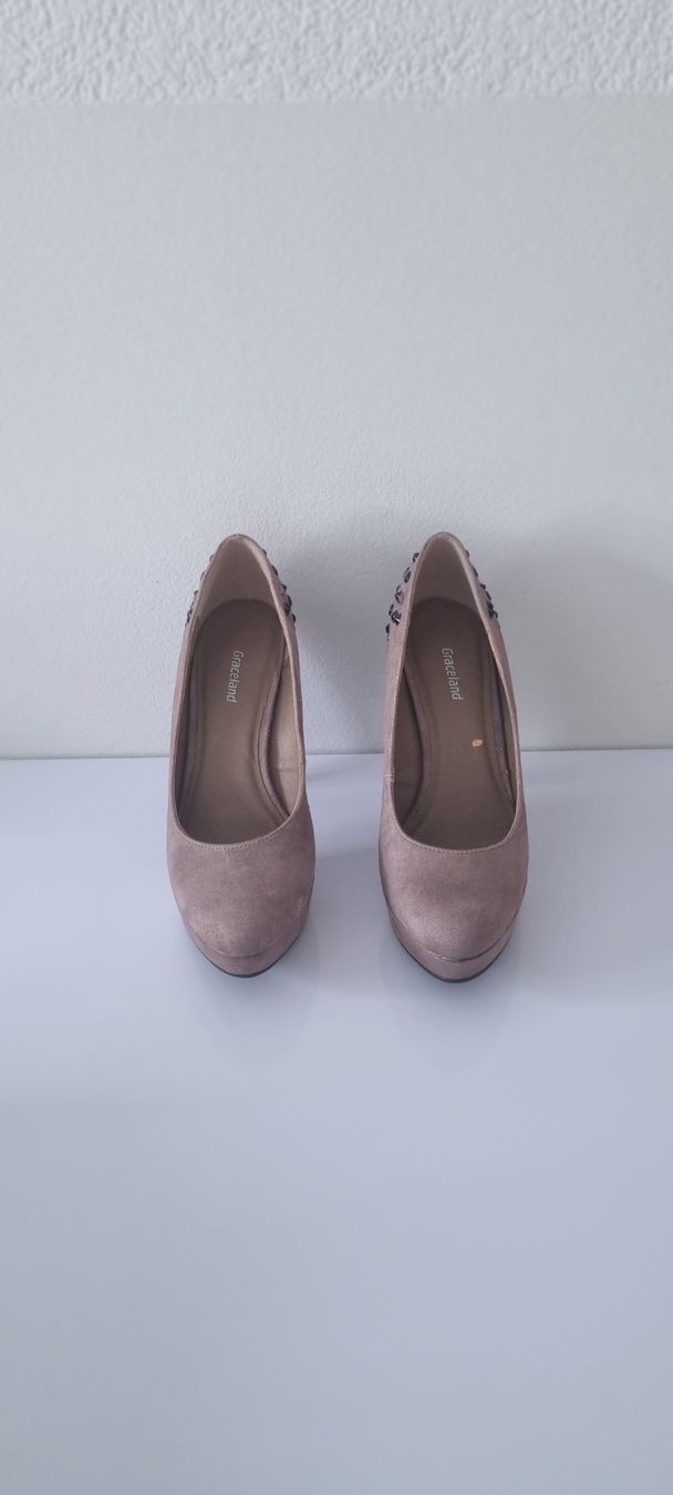 Chaussures filles: shoes beige – D'occasion à Mendrisio par ann_d9pf