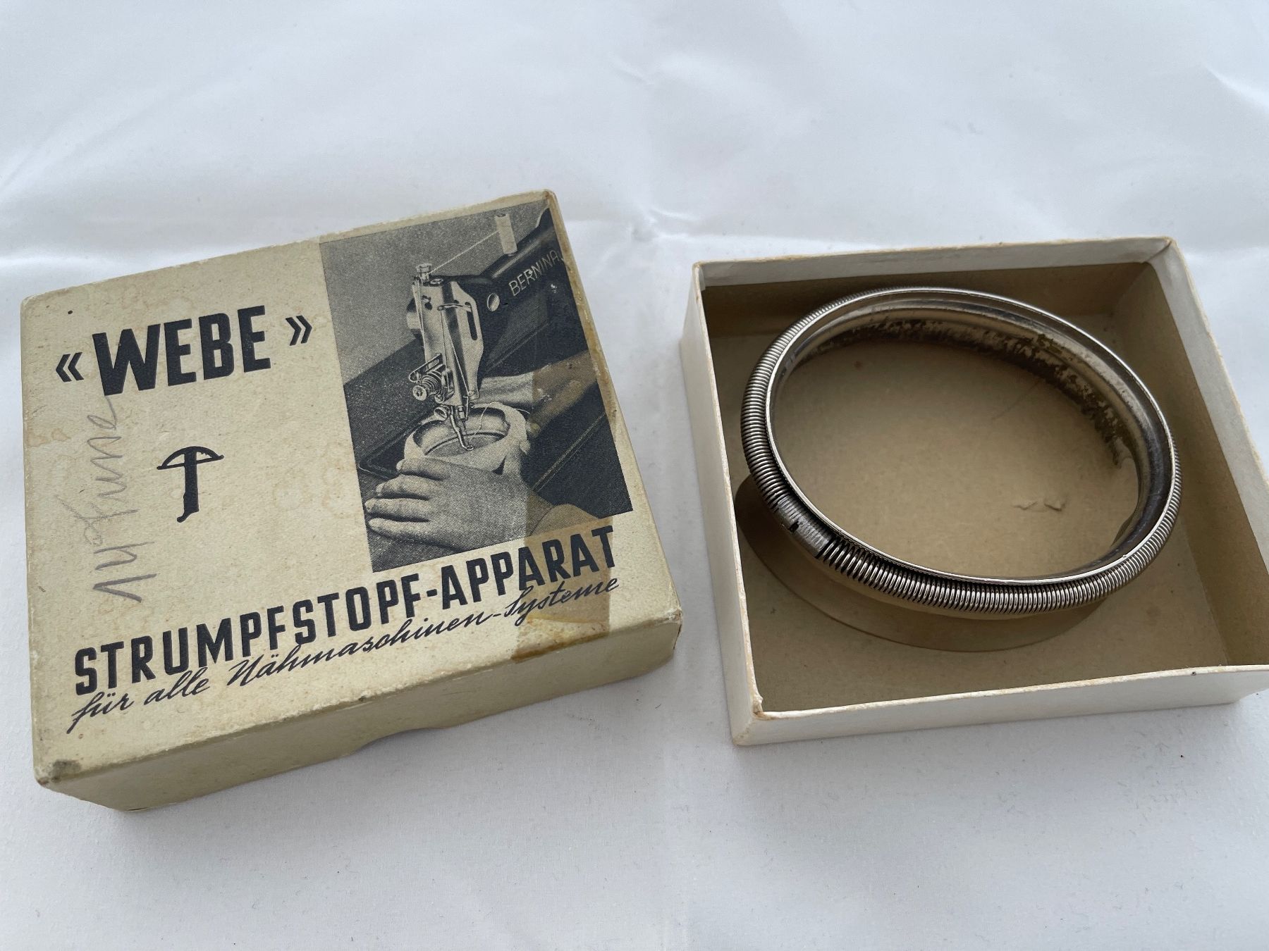 Cerchi da ricamo: WEBE Strumpfstopf-Apparat, Vintage, OVP – Usato da Thun venduto da BanjoDan 1